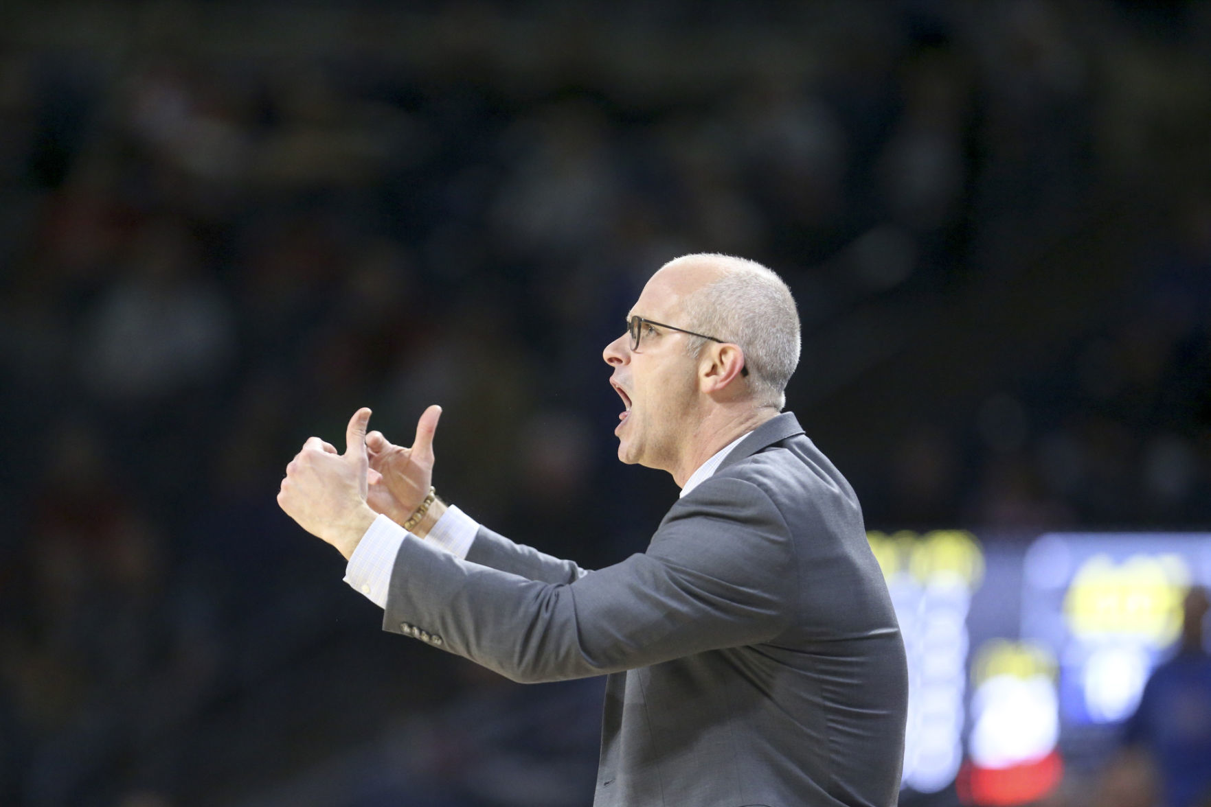 Tulsa Golden Hurricane vs Connecticut Huskies